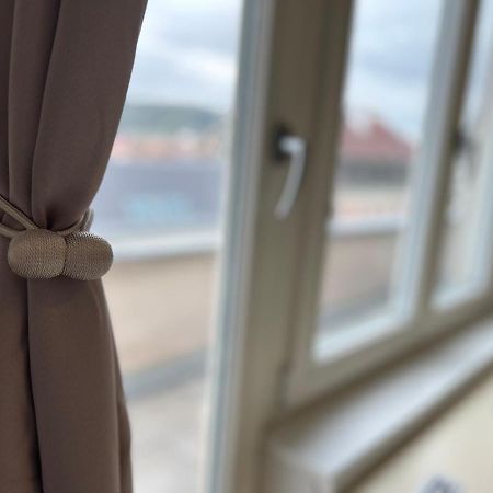 Cool Studio Apartment Прага Екстериор снимка