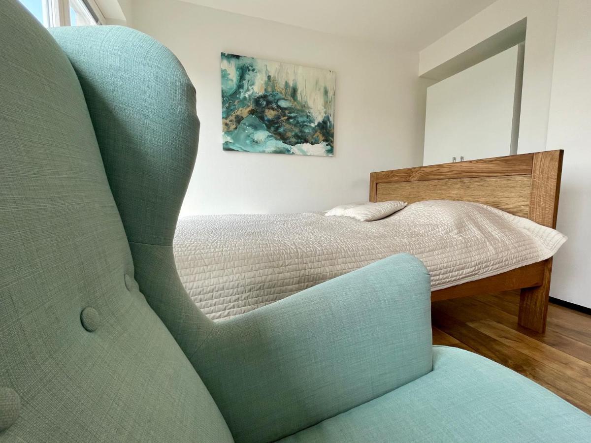 Cool Studio Apartment Прага Екстериор снимка