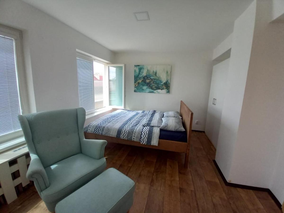 Cool Studio Apartment Прага Екстериор снимка