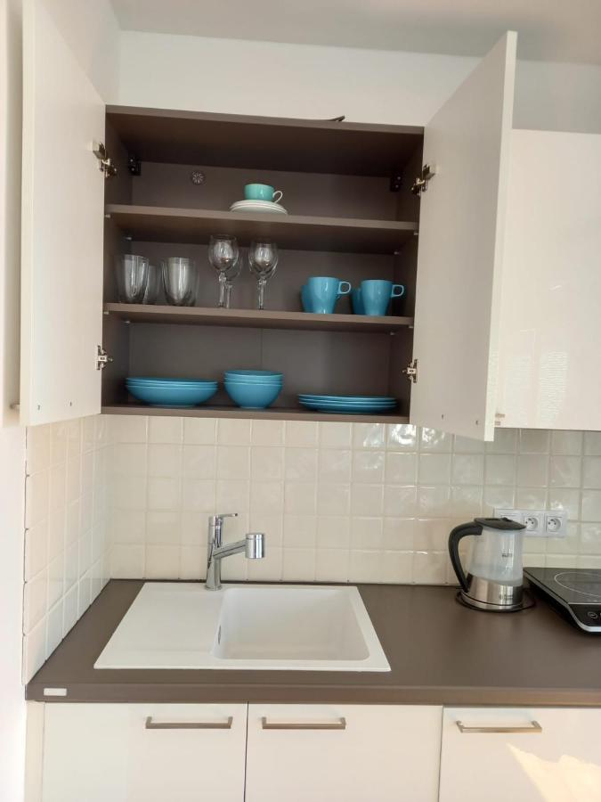 Cool Studio Apartment Прага Екстериор снимка