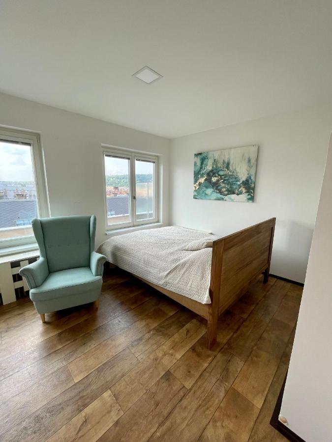 Cool Studio Apartment Прага Екстериор снимка