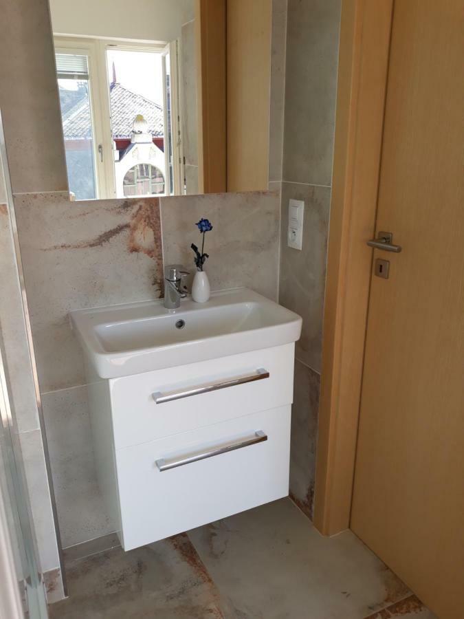 Cool Studio Apartment Прага Екстериор снимка